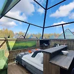 Aurora Pyramid Glass Igloos Hotel Köngäs