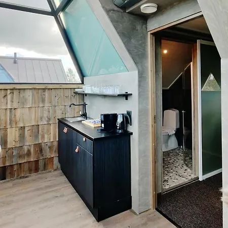Aurora Pyramid Glass Igloos מלון 3*
