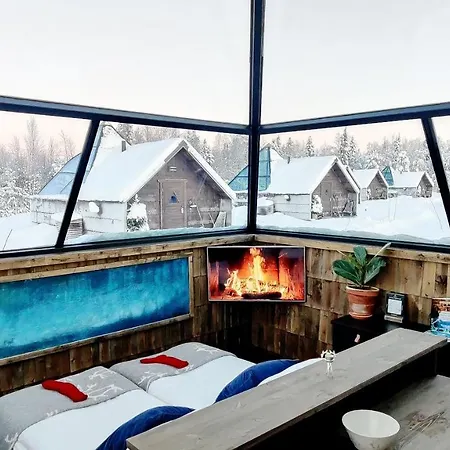 Aurora Pyramid Glass Igloos Köngäs
