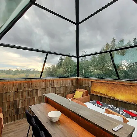 Aurora Pyramid Glass Igloos מלון 3*