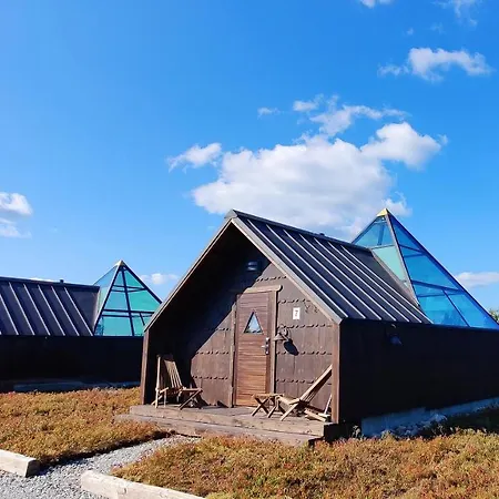 Aurora Pyramid Glass Igloos מלון 3*
