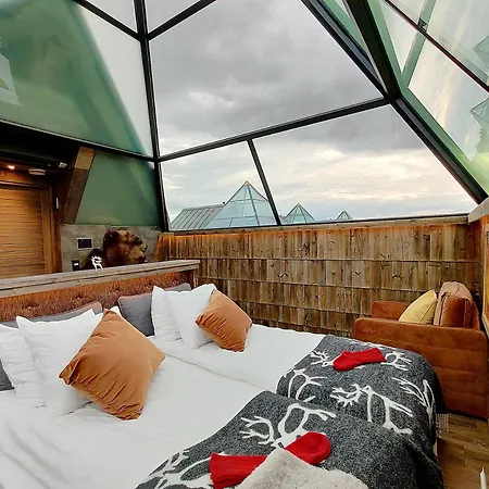 Aurora Pyramid Glass Igloos Köngäs
