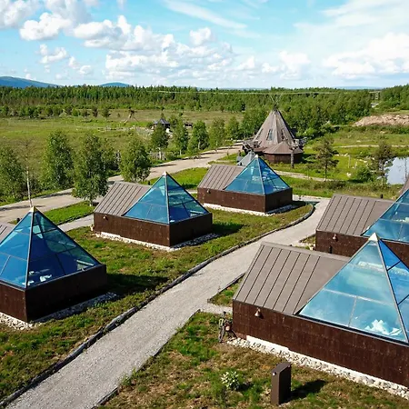 מלון Aurora Pyramid Glass Igloos Köngäs