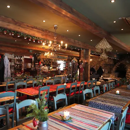 Aurora Pyramid Glass Igloos 3* Köngäs