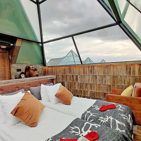 Hotel Aurora Pyramid Glass Igloos 3*