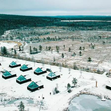 Aurora Pyramid Glass Igloos Hotel Köngäs