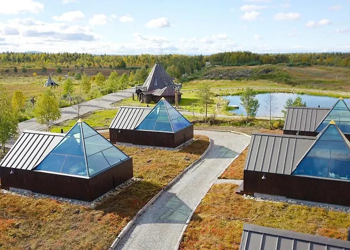 Aurora Pyramid Glass Igloos