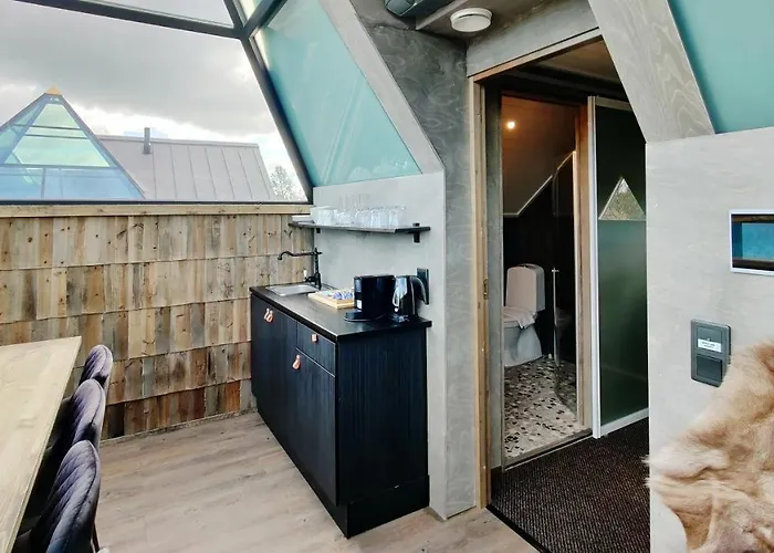 Aurora Pyramid Glass Igloos Hotel 3*