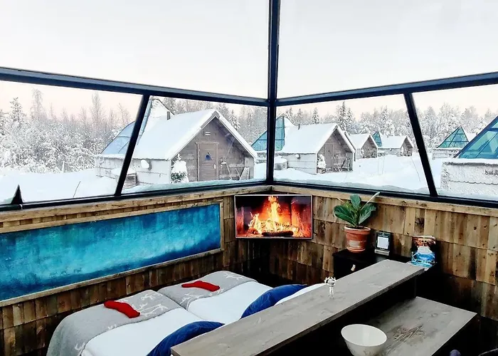 Aurora Pyramid Glass Igloos Köngäs