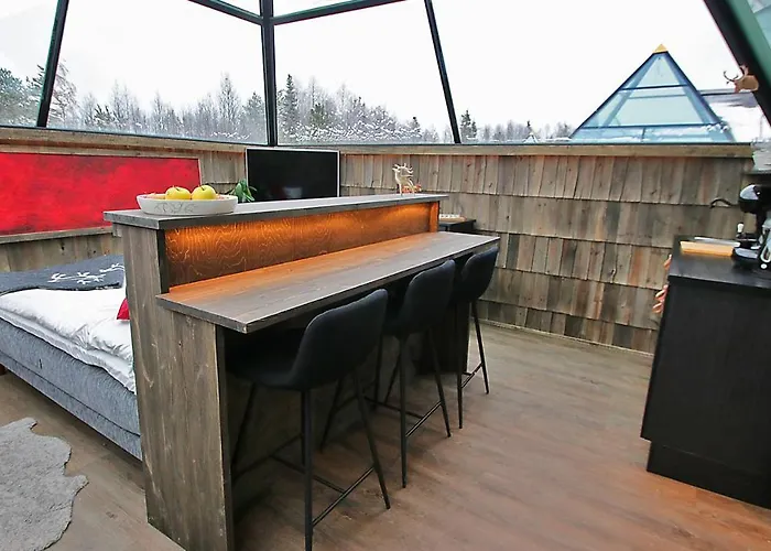 Aurora Pyramid Glass Igloos