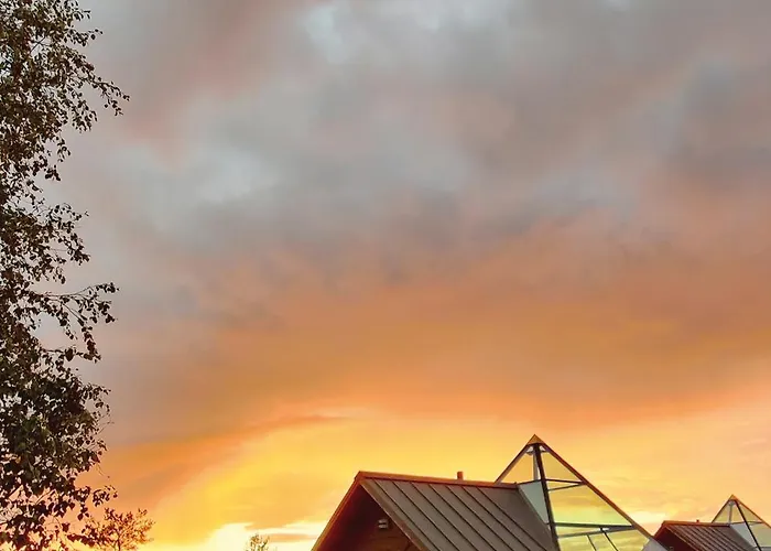 Aurora Pyramid Glass Igloos 3*