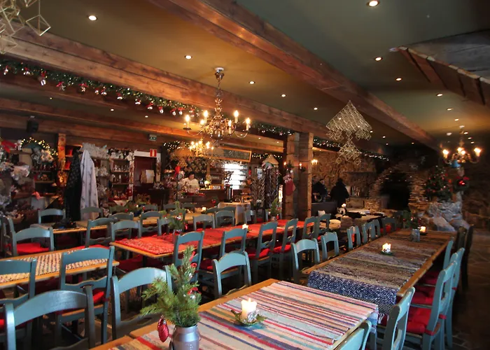 Aurora Pyramid Glass Igloos 3* Köngäs