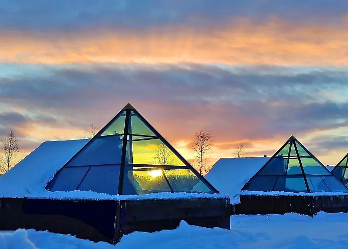 Aurora Pyramid Glass Igloos