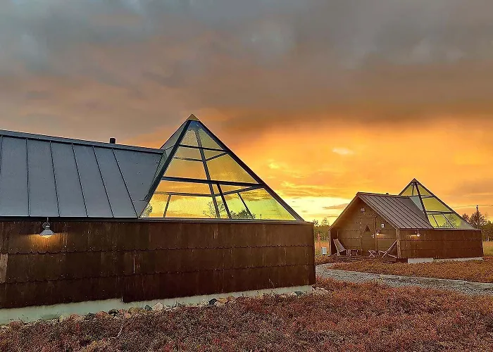 Aurora Pyramid Glass Igloos 3*