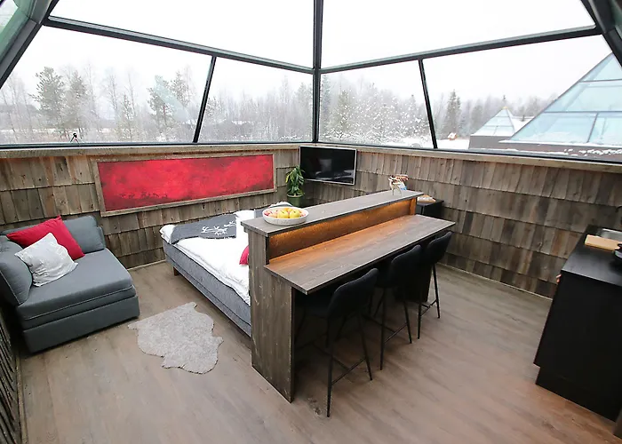 Aurora Pyramid Glass Igloos Hotel 3*