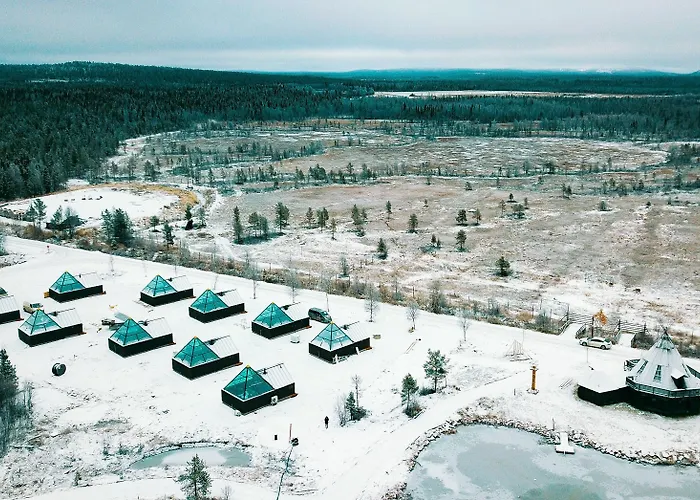 Aurora Pyramid Glass Igloos Hotel Köngäs